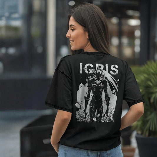 Premium dropshoulder T-shirt featuring Solo Leveling anime artwork, streetwear style with bold graphics and relaxed fit for urban fashion by Flick Streetwear.